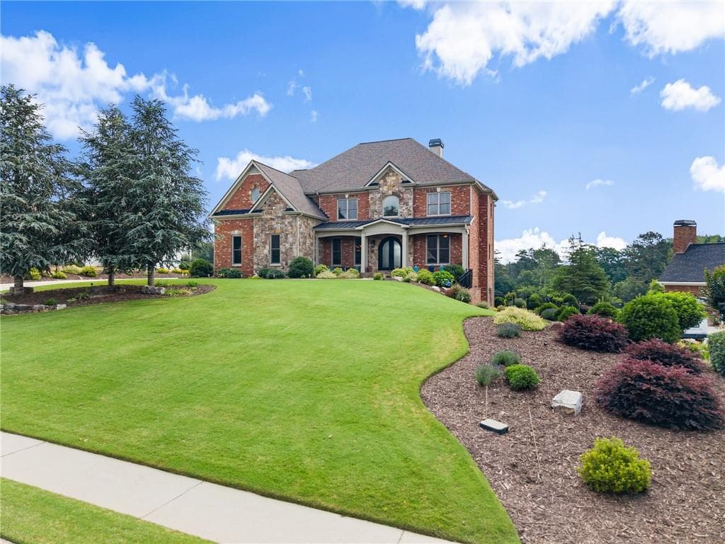 5 bedroom, 6 bathroom, 6,423 sq ft single family residence sold at 4645 Manor Drive, Gainesville, GA 30506