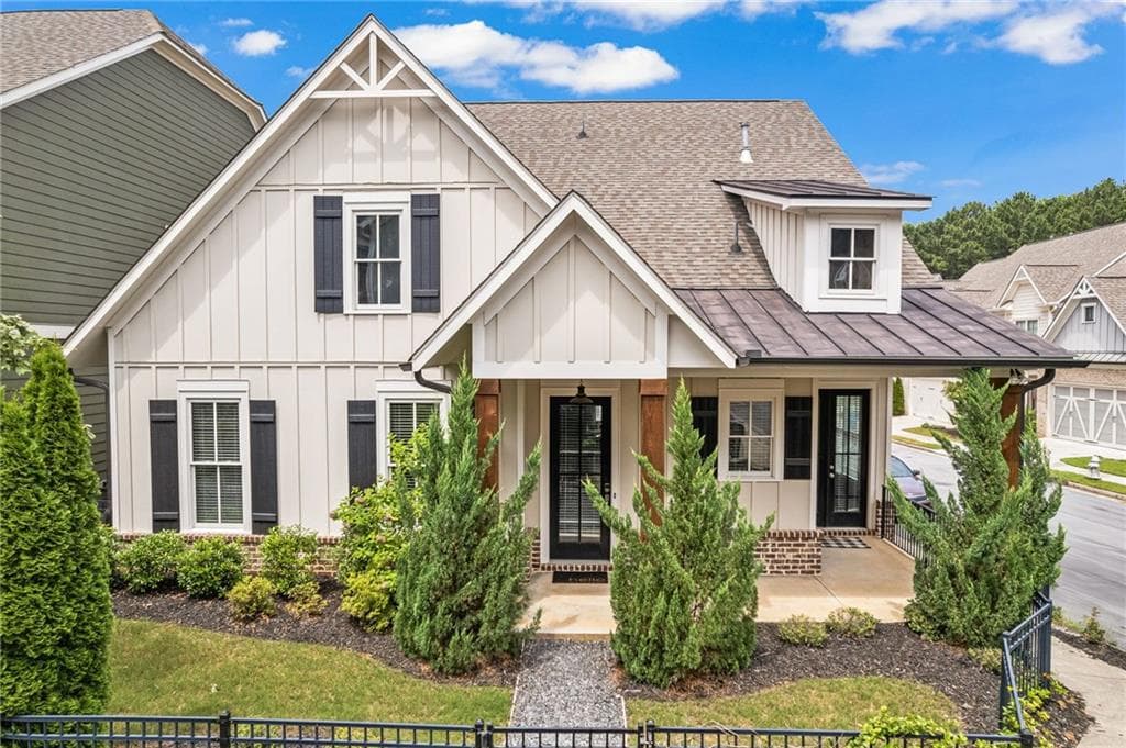 3 bedroom, 3 bathroom, 3,175 sq ft single family residence sold at 1993 Haley Walk, Atlanta, GA 30318