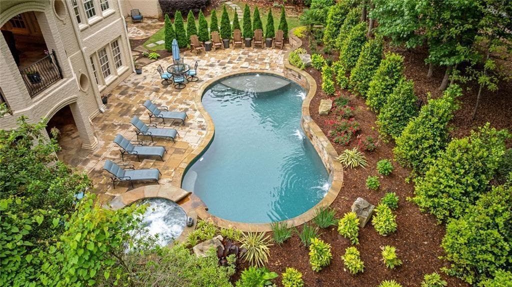 6 bedroom, 7 bathroom, 7,935 sq ft single family residence sold at 8109 Lawnview, Alpharetta, GA 30022