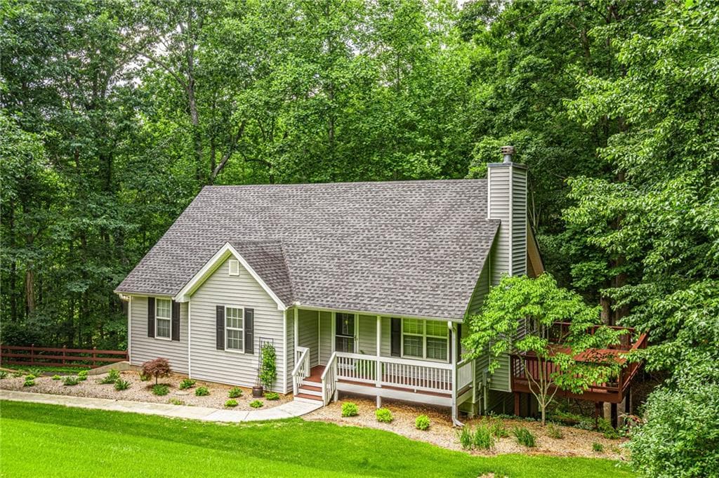 3 bedroom, 2 bathroom single family residence sold at 226 Mountain Brook Circle, Dahlonega, GA 30533