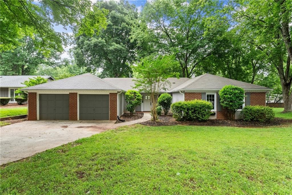 3 bedroom, 2 bathroom, 1,871 sq ft single family residence sold at 215 Truehedge Trace, Roswell, GA 30076