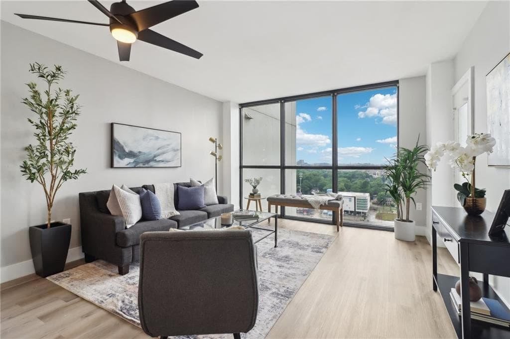 1 bedroom, 1 bathroom, 645 sq ft condominium sold at 1280 W Peachtree Street 2205, Atlanta, GA 30309