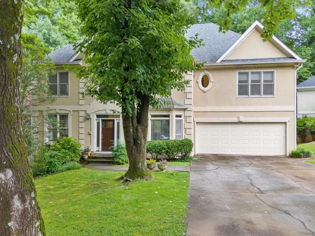 6 bedroom, 4 bathroom, 4,824 sq ft single family residence sold at 1488 Lachona Court, Atlanta, GA 30329