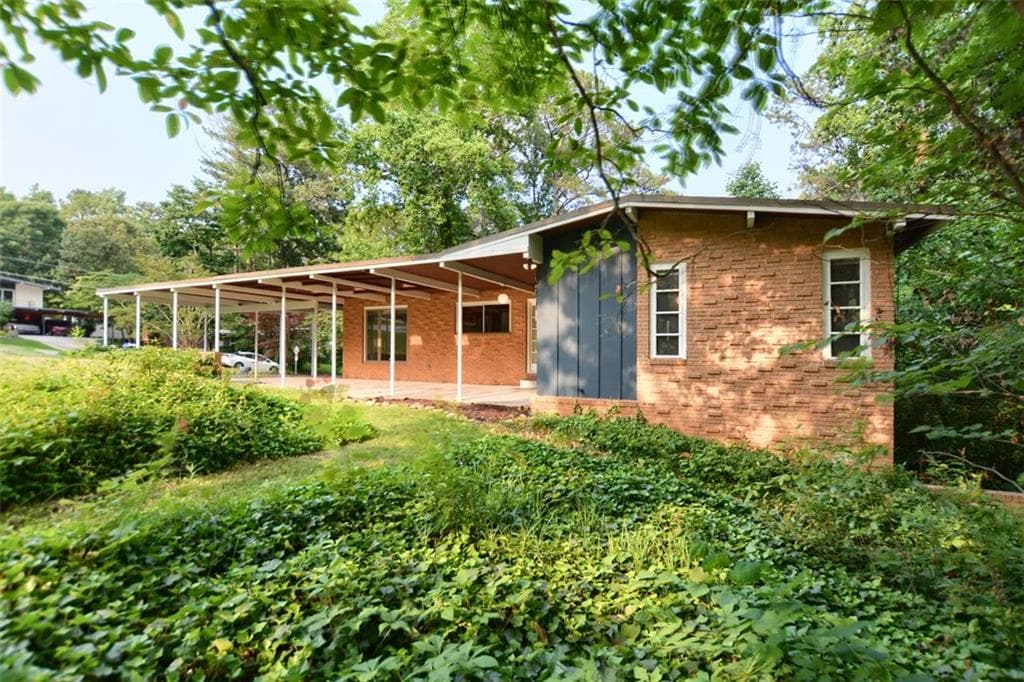 5 bedroom, 3 bathroom, 2,521 sq ft single family residence sold at 3861 Foxford Drive, Atlanta, GA 30340