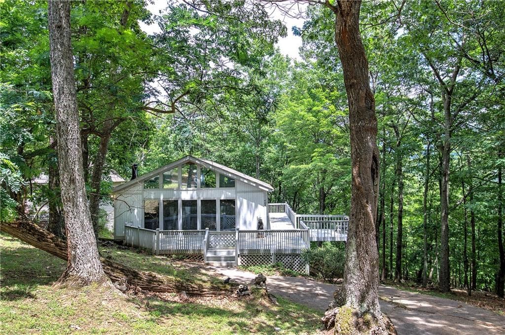 3 bedroom, 2 bathroom, 1,790 sq ft single family residence for sale at 214 South View Trail, Jasper, GA 30143
