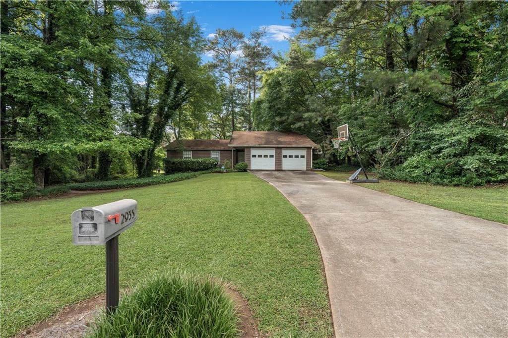 3 bedroom, 2 bathroom, 1,386 sq ft single family residence sold at 2935 Sawgrass Trail, Lilburn, GA 30047