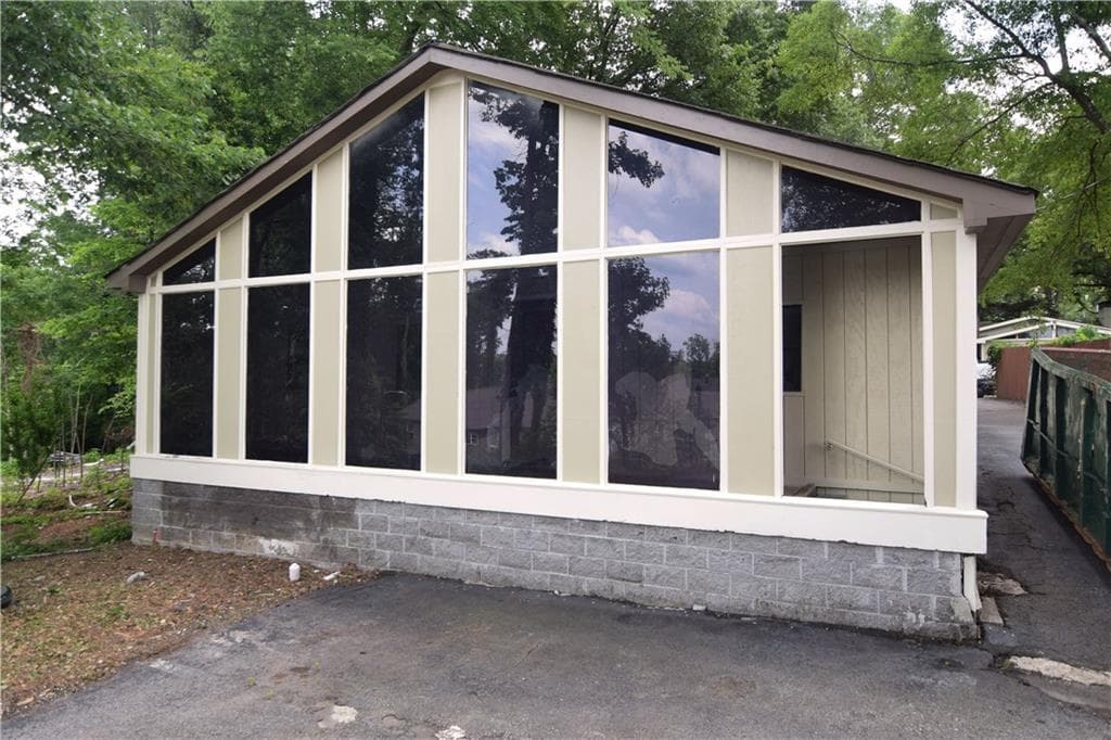 3 bedroom, 3 bathroom, 3,152 sq ft single family residence sold at 4011 Florida Avenue, Atlanta, GA 30360