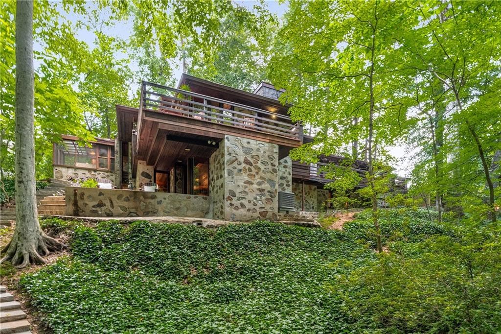 2016 Castleway Drive, Atlanta, GA 30345 — most recent listing photo