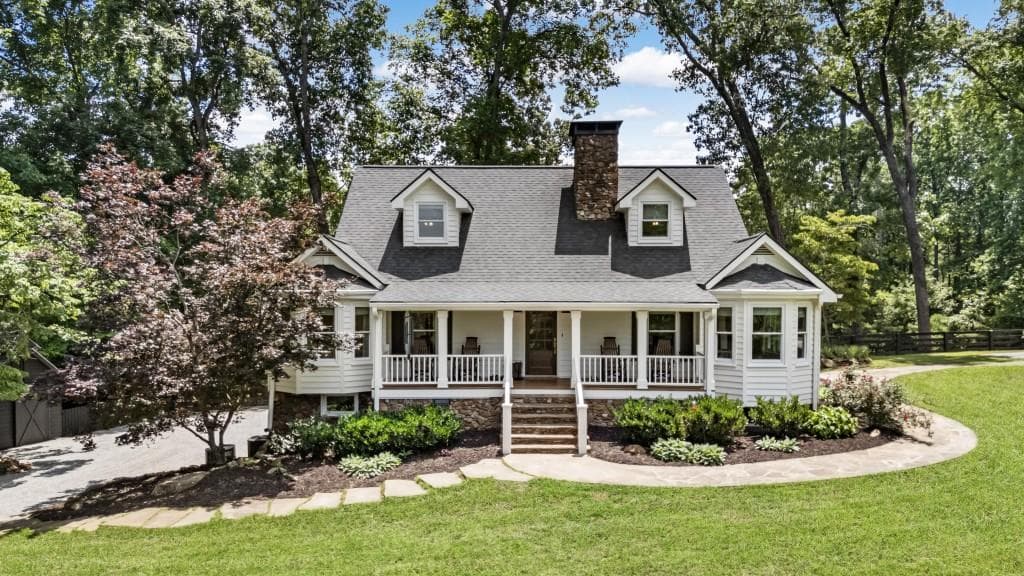 4 bedroom, 4 bathroom, 4,538 sq ft single family residence sold at 511 Dogwood Lake Trail, Alpharetta, GA 30004