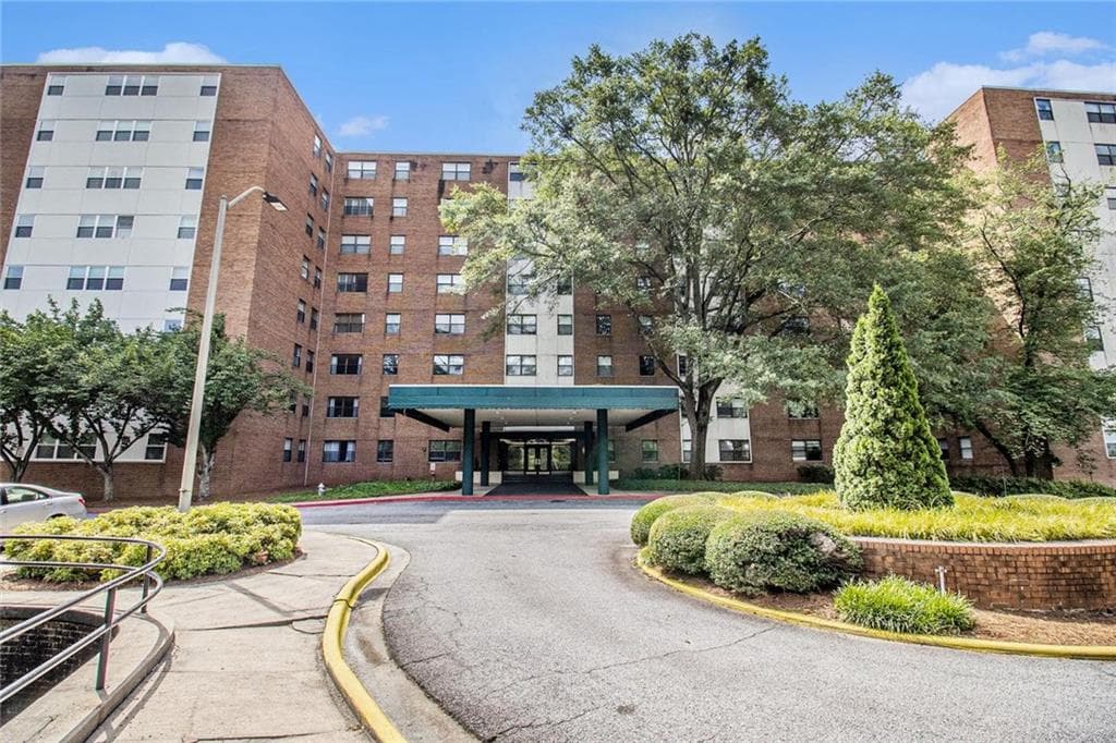 2 bedroom, 2 bathroom, 980 sq ft condominium sold at 2965 Pharr Court 714, Atlanta, GA 30305