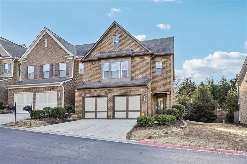3 bedroom, 3 bathroom, 1,939 sq ft townhouse sold at 220 Ashley Lane 19, Smyrna, GA 30080