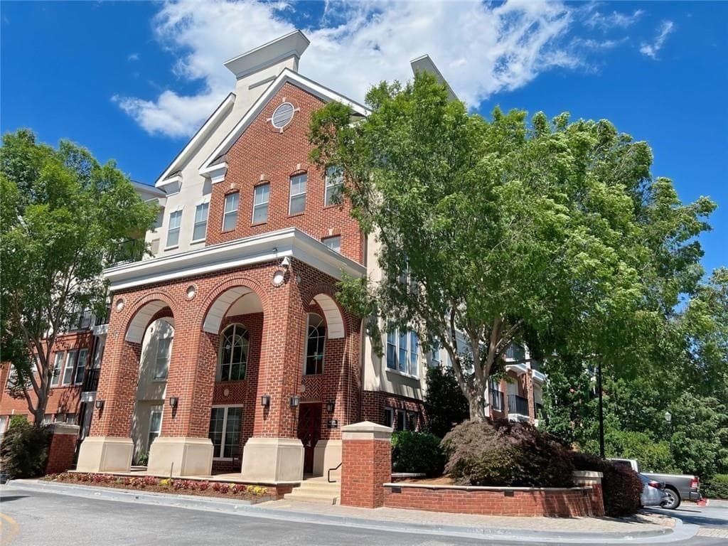 2 bedroom, 2 bathroom, 1,408 sq ft townhouse sold at 1850 Cotillion Drive 2416, Atlanta, GA 30338