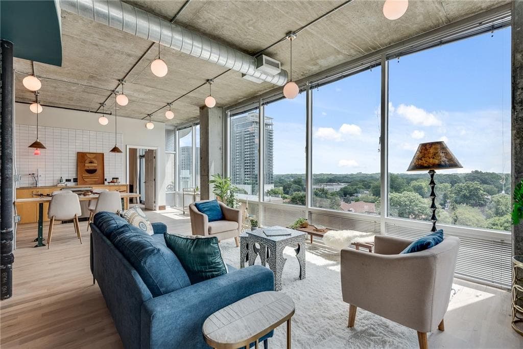 2 bedroom, 2 bathroom, 1,550 sq ft condominium sold at 943 Peachtree Street 814, Atlanta, GA 30309