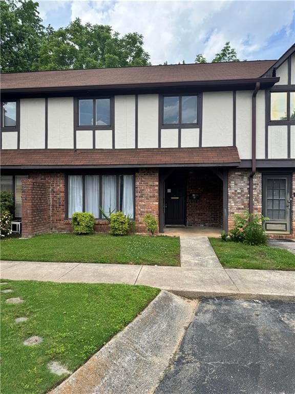 3 bedroom, 2 bathroom, 1,314 sq ft condominium sold at 1807 Ashborough Circle B, Marietta, GA 30067