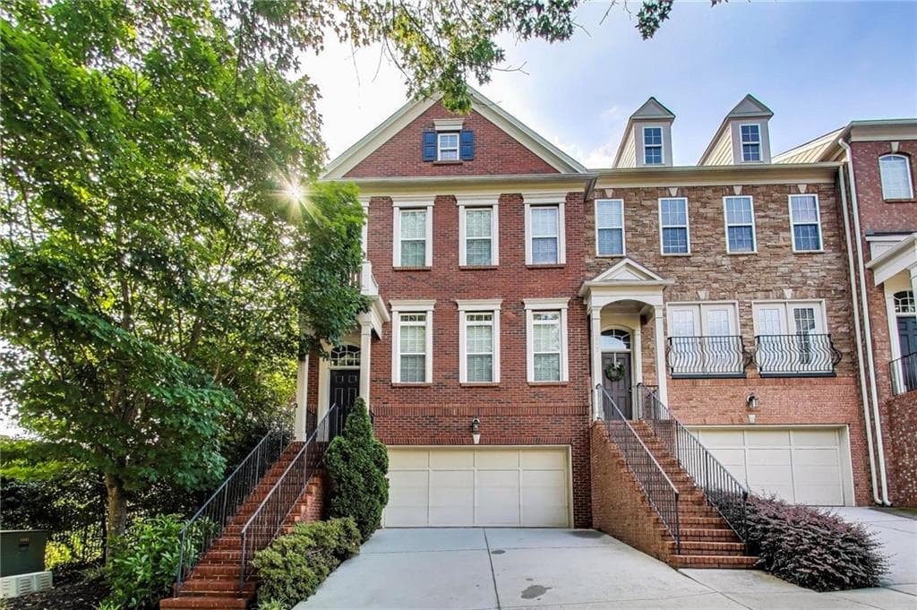 3 bedroom, 4 bathroom, 2,328 sq ft condominium sold at 3351 Cumberland Club Drive 17, Atlanta, GA 30339