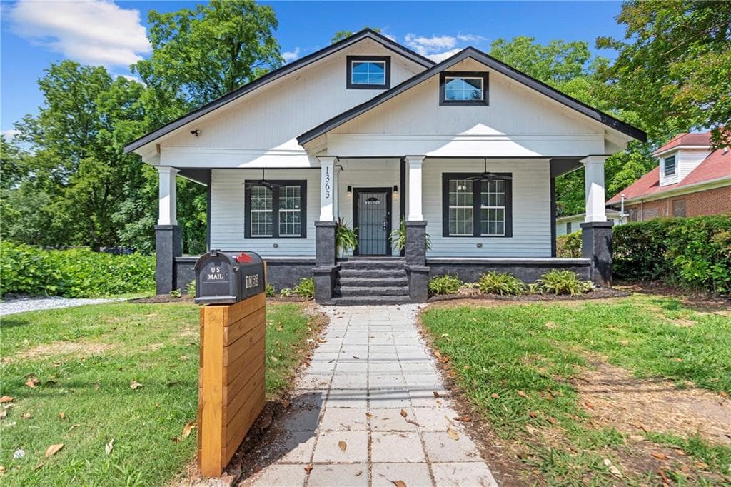 3 bedroom, 2 bathroom, 1,618 sq ft single family residence sold at 1363 Jonesboro Road, Atlanta, GA 30315
