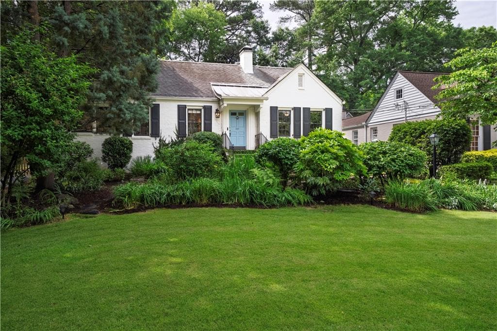 3 bedroom, 3 bathroom, 2,052 sq ft single family residence sold at 657 E Paces Ferry Road, Atlanta, GA 30305