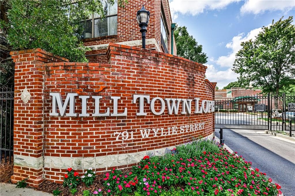 2 bedroom, 2 bathroom, 1,002 sq ft condominium sold at 791 Wylie Street 404, Atlanta, GA 30316