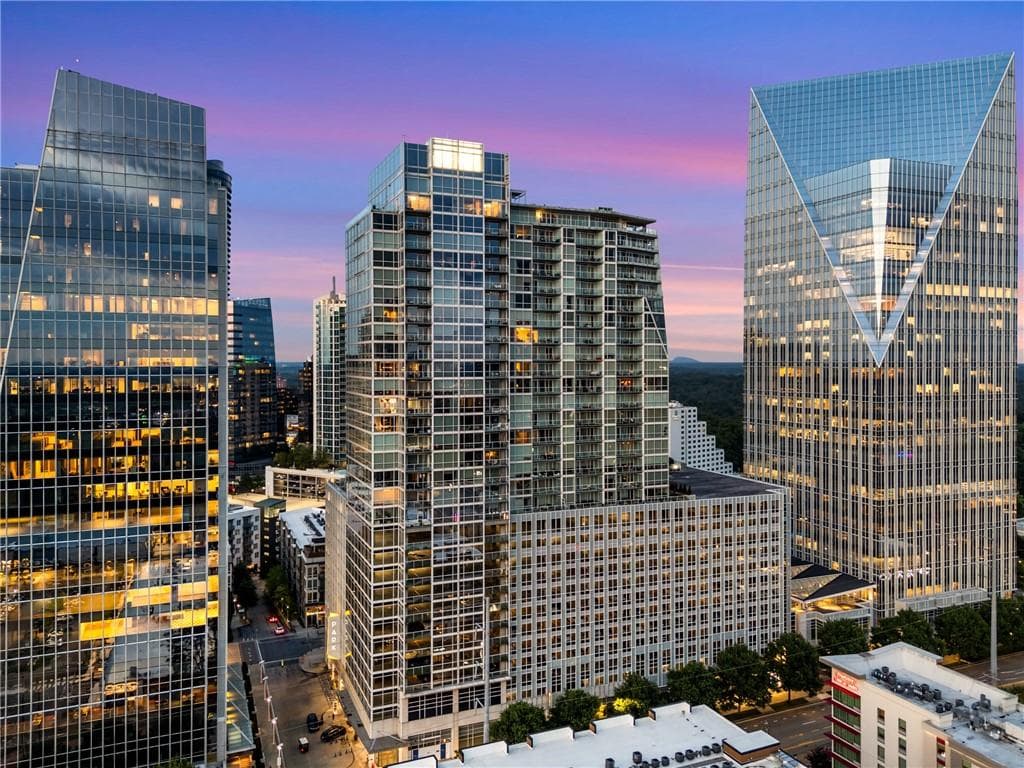 1 bedroom, 1 bathroom, 930 sq ft condominium sold at 3325 Piedmont Road 1907, Atlanta, GA 30305