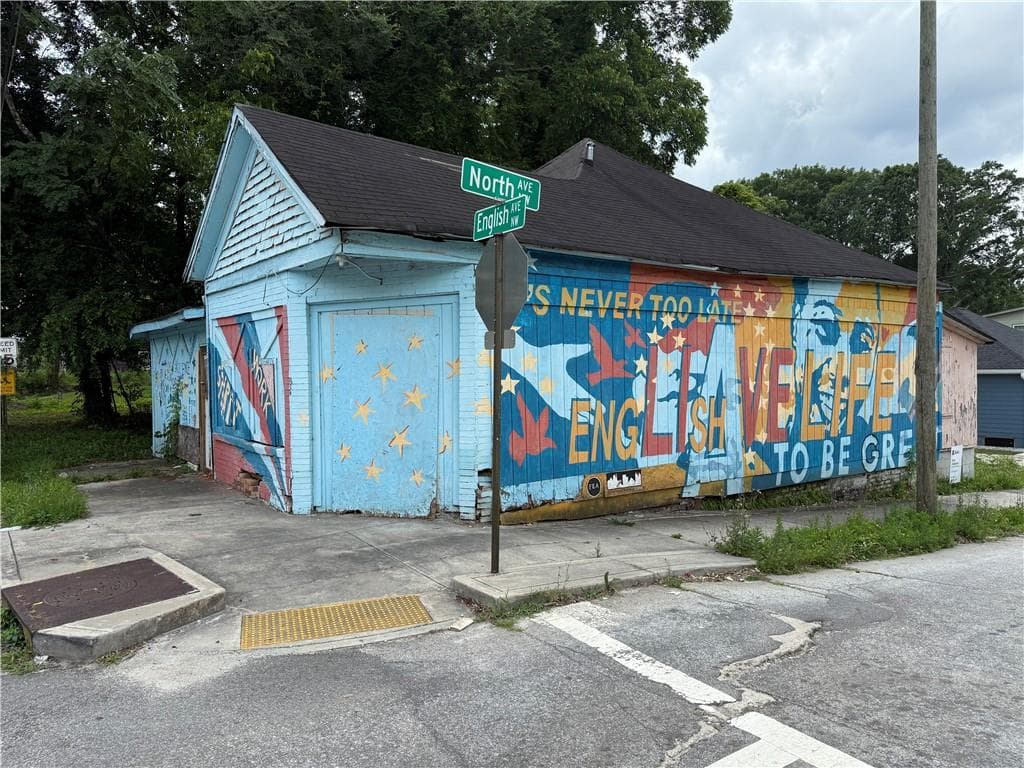 1,648 sq ft single family residence sold at 562 English Avenue, Atlanta, GA 30318