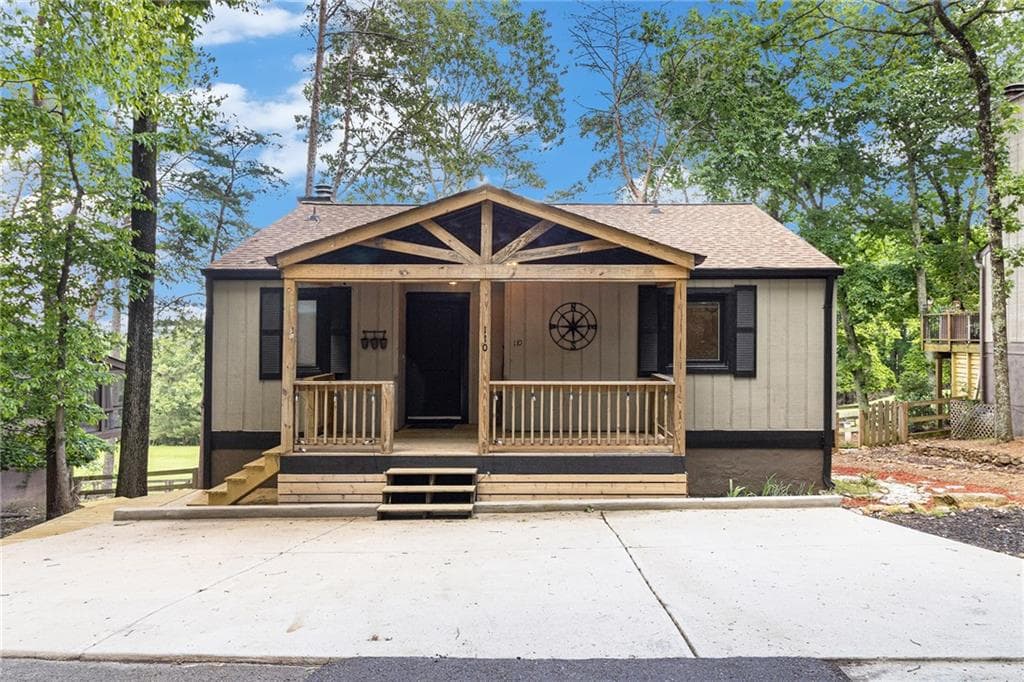 3 bedroom, 3 bathroom, 1,638 sq ft single family residence sold at 110 Fairway Oaks, Waleska, GA 30183
