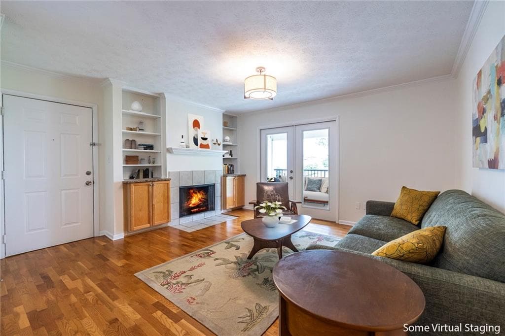 2 bedroom, 2 bathroom, 1,073 sq ft condominium sold at 1150 Collier Road G8, Atlanta, GA 30318