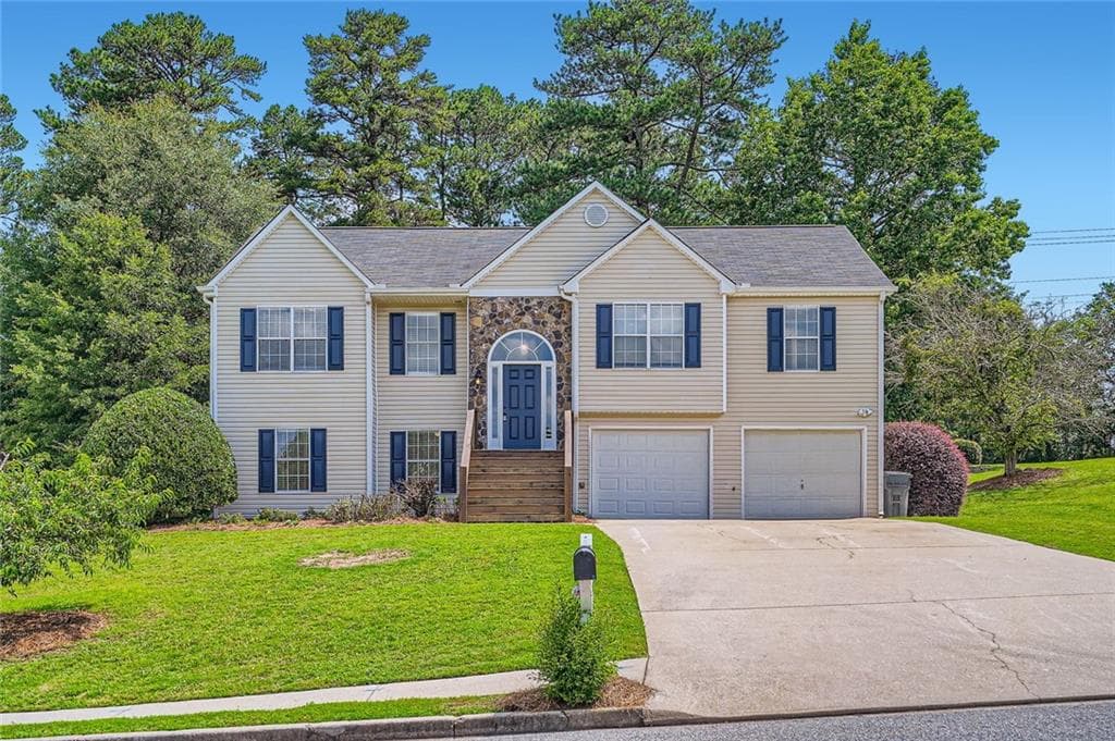 4 bedroom, 3 bathroom, 2,280 sq ft single family residence sold at 3290 Spincaster Way, Loganville, GA 30052