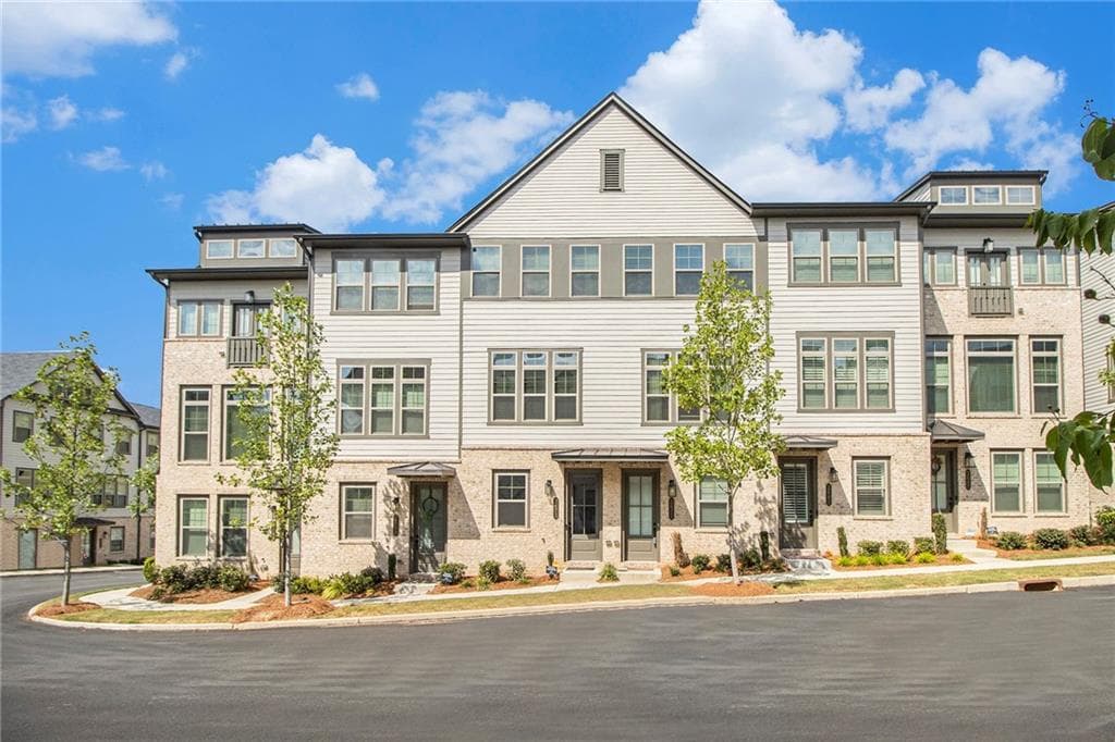 3 bedroom, 4 bathroom, 1,645 sq ft townhouse sold at 2673 Caruso Way, Atlanta, GA 30339