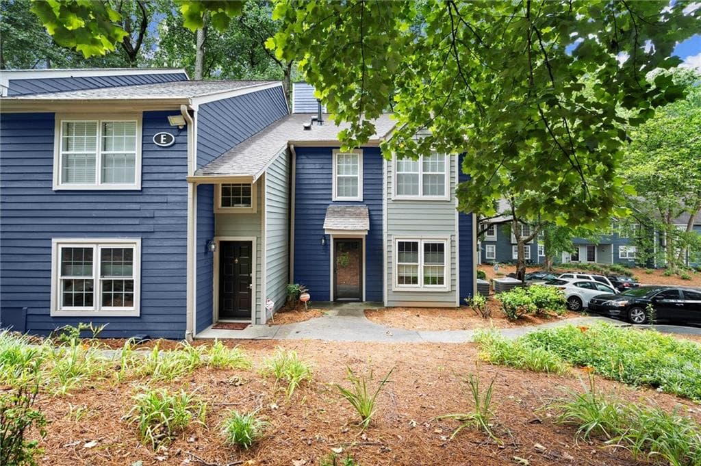 2 bedroom, 2 bathroom, 1,432 sq ft condominium sold at 1384 N Crossing Drive, Atlanta, GA 30329