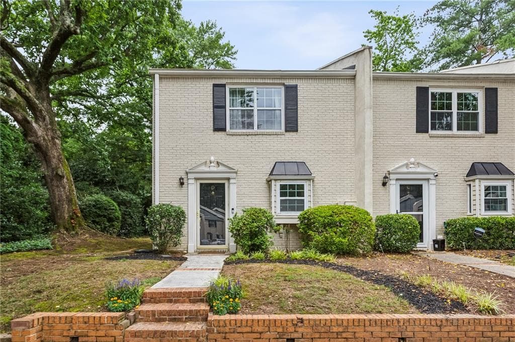 2 bedroom, 3 bathroom, 1,330 sq ft townhouse sold at 1767 Defoor Avenue D, Atlanta, GA 30318
