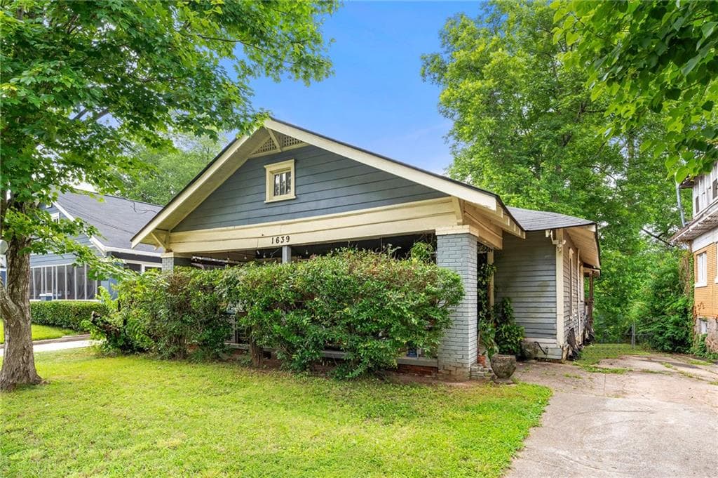 3 bedroom, 2 bathroom, 1,568 sq ft single family residence sold at 1639 Rogers Avenue, Atlanta, GA 30310