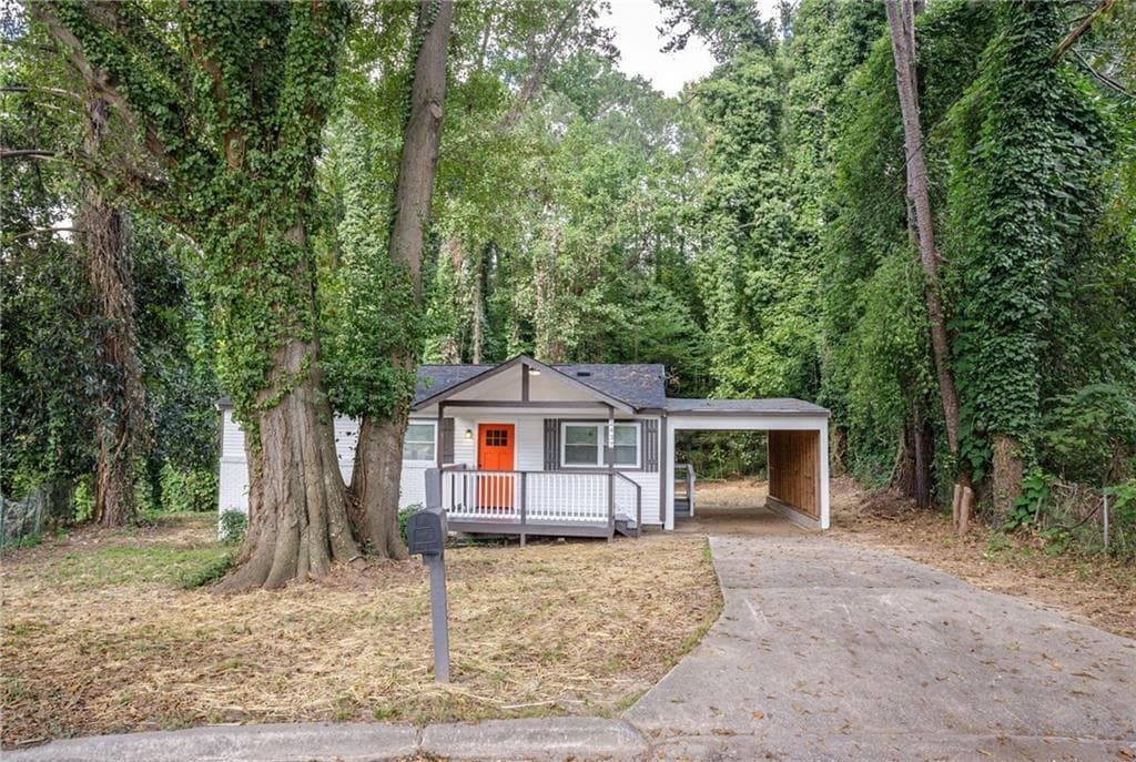 3 bedroom, 2 bathroom, 875 sq ft single family residence sold at 2437 Clarissa Drive, Atlanta, GA 30318