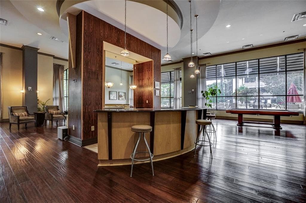 1 bedroom, 1 bathroom, 761 sq ft condominium sold at 3040 Peachtree Road 1713, Atlanta, GA 30305