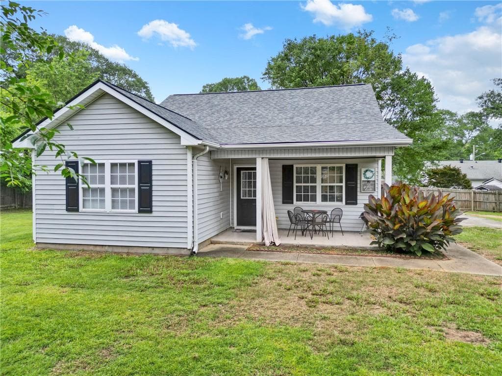 3 bedroom, 2 bathroom, 1,248 sq ft single family residence sold at 61 Clifton Drive, Winder, GA 30680