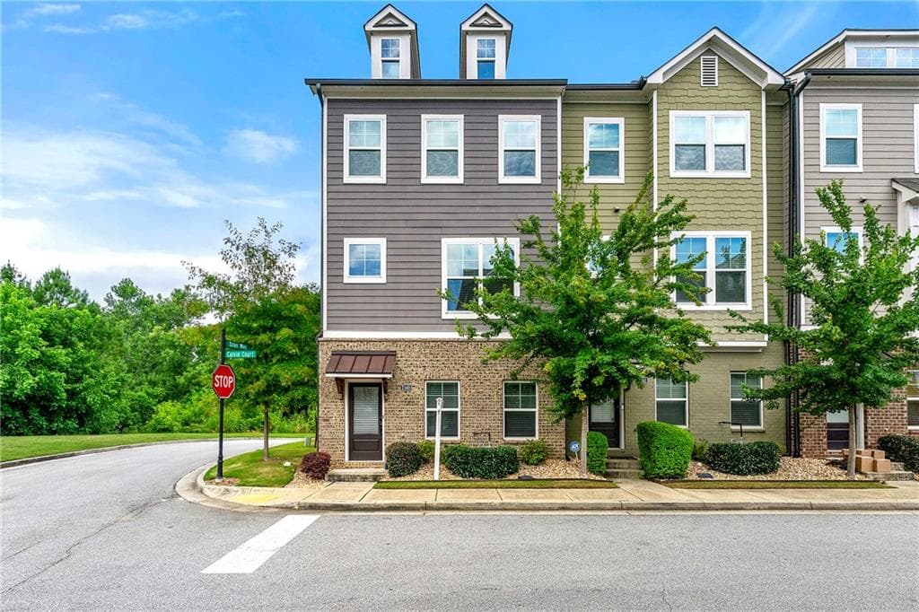 3 bedroom, 4 bathroom, 2,141 sq ft townhouse sold at 2140 Colvin Court, Atlanta, GA 30318