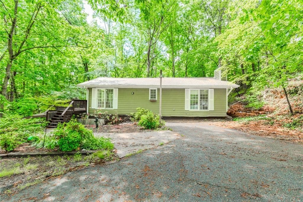 2 bedroom, 2 bathroom, 1,032 sq ft single family residence sold at 5820 Lake Harbor Trail, Gainesville, GA 30506
