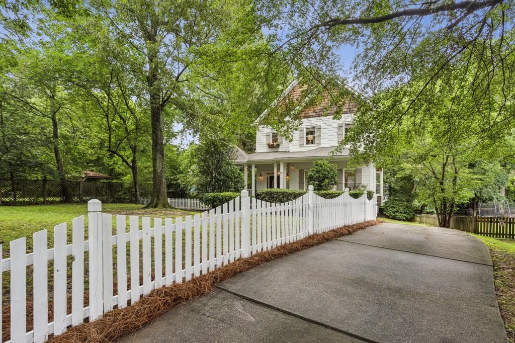 4 bedroom, 4 bathroom, 3,407 sq ft single family residence sold at 2177 Mauldin Street, Atlanta, GA 30318