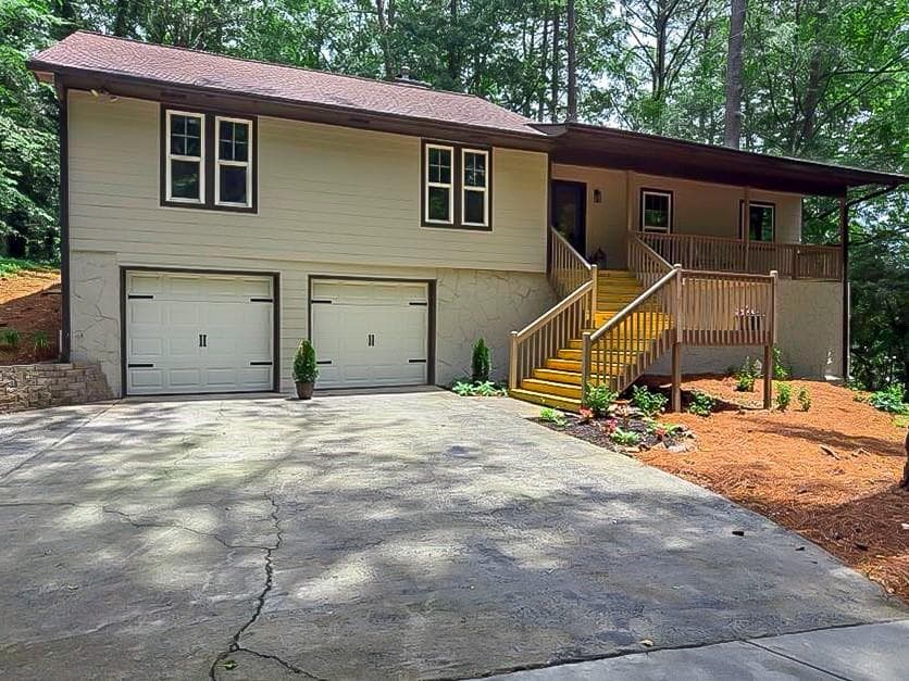 3 bedroom, 2 bathroom, 1,850 sq ft single family residence sold at 641 Charing Cross Drive, Marietta, GA 30066