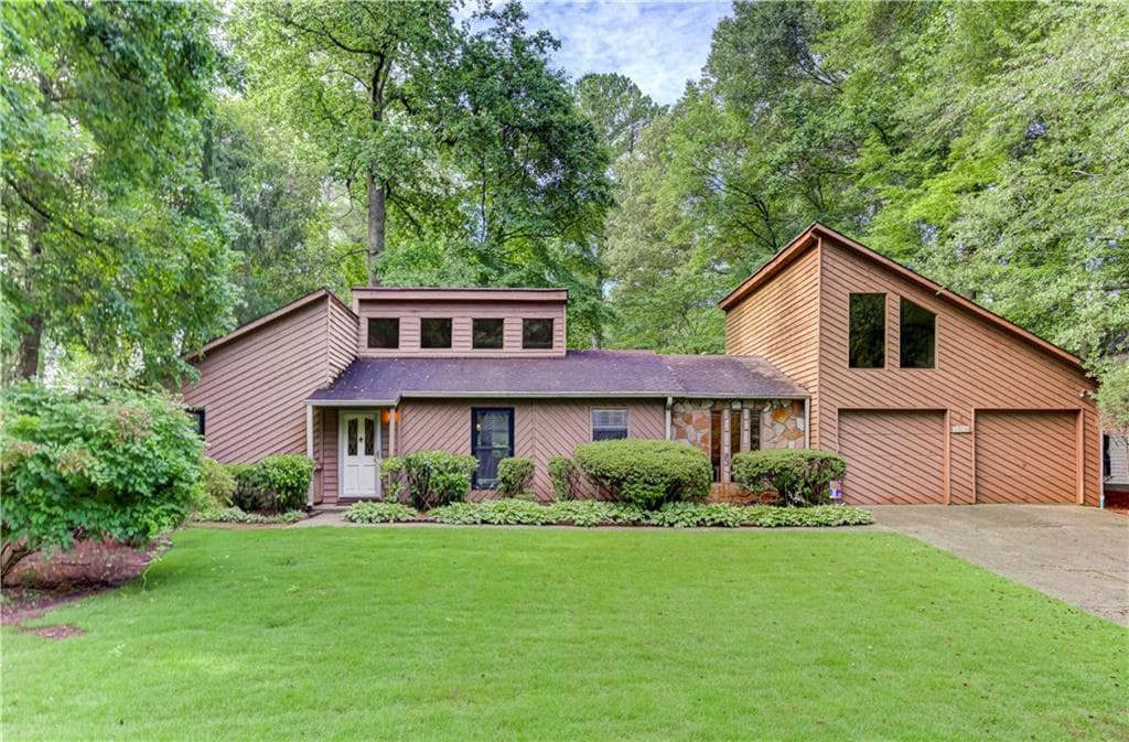 3 bedroom, 2 bathroom, 2,123 sq ft single family residence sold at 4920 Tremont Drive, Marietta, GA 30066