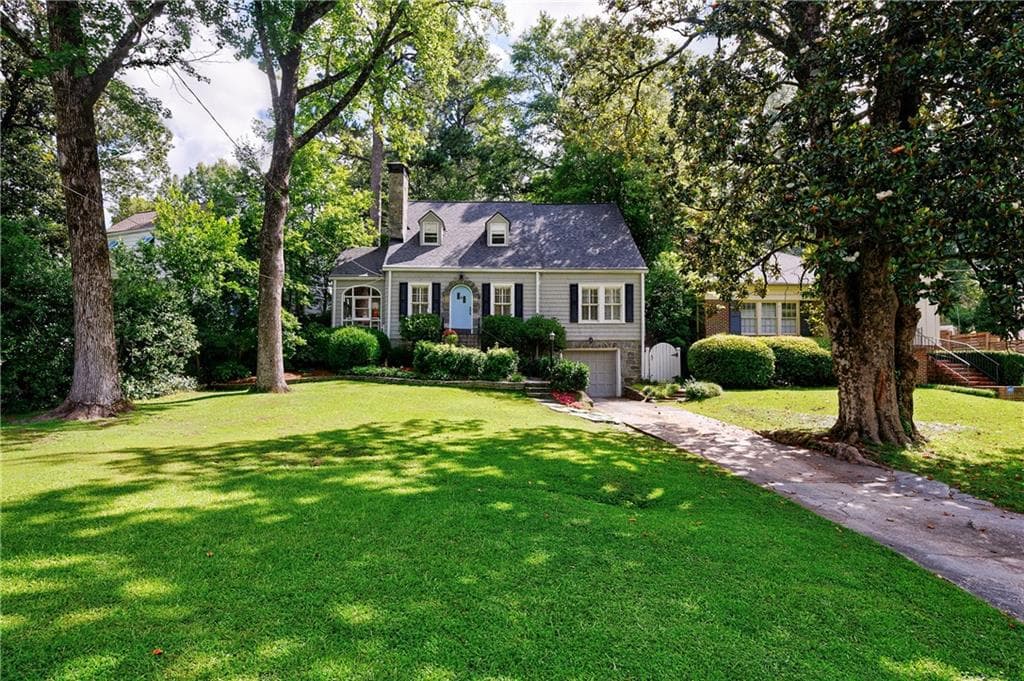 4 bedroom, 3 bathroom, 2,590 sq ft single family residence sold at 2811 Alpine Road, Atlanta, GA 30305
