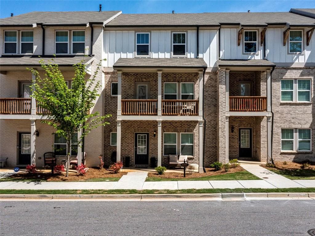 4 bedroom, 4 bathroom, 2,247 sq ft townhouse sold at 4065 HOLLAND GROVE Road, Lawrenceville, GA 30044