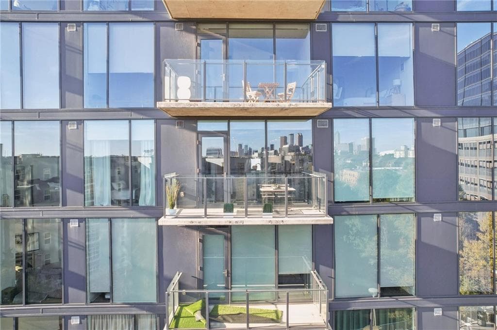 2 bedroom, 2 bathroom, 1,164 sq ft condominium sold at 788 W Marietta Street 403, Atlanta, GA 30318