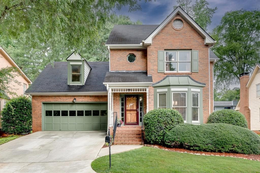 3 bedroom, 3 bathroom, 2,225 sq ft single family residence sold at 1685 Frazier Park Drive, Decatur, GA 30033