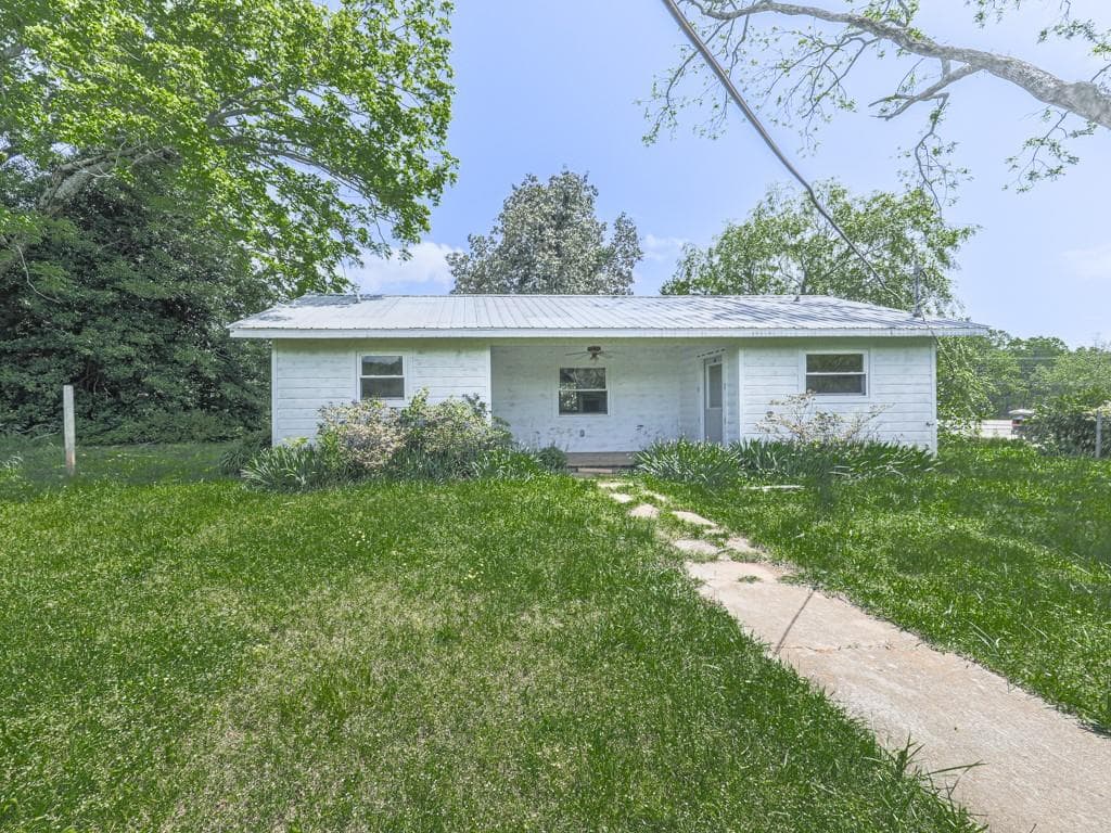 1 bedroom, 1 bathroom, 1,000 sq ft single family residence sold at 14367 Fincher Road, Canton, GA 30114
