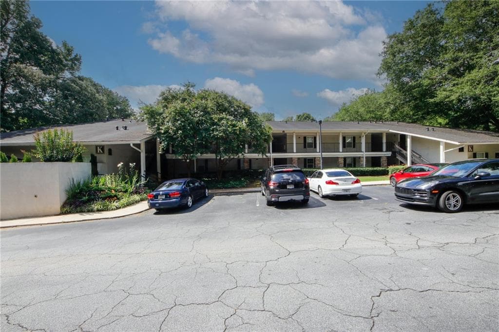 1 bedroom, 1 bathroom, 540 sq ft condominium sold at 1150 Collier Road K3, Atlanta, GA 30318