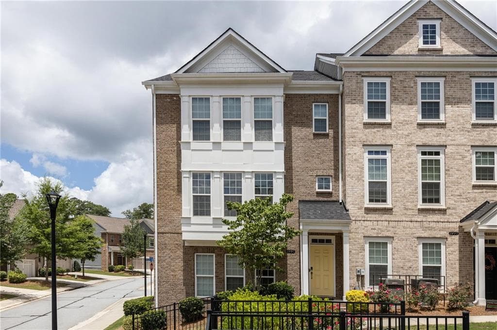 4 bedroom, 4 bathroom, 2,690 sq ft townhouse sold at 1995 Bryant Park Lane, Decatur, GA 30033