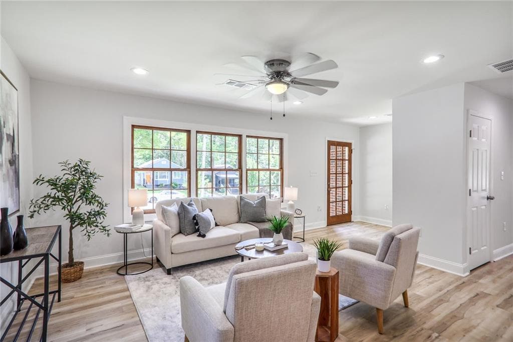 3 bedroom, 2 bathroom, 1,420 sq ft single family residence sold at 911 Oakland Drive, Atlanta, GA 30310
