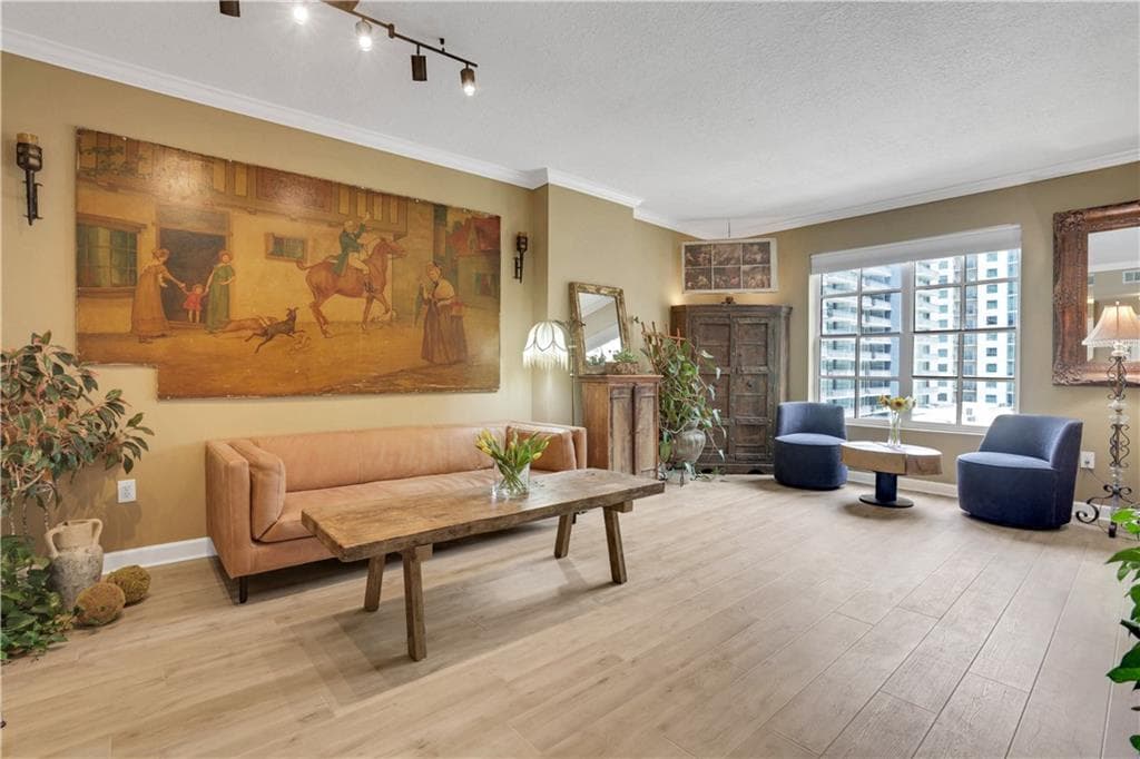 1 bedroom, 1 bathroom, 764 sq ft condominium sold at 1101 Juniper Street 922, Atlanta, GA 30309