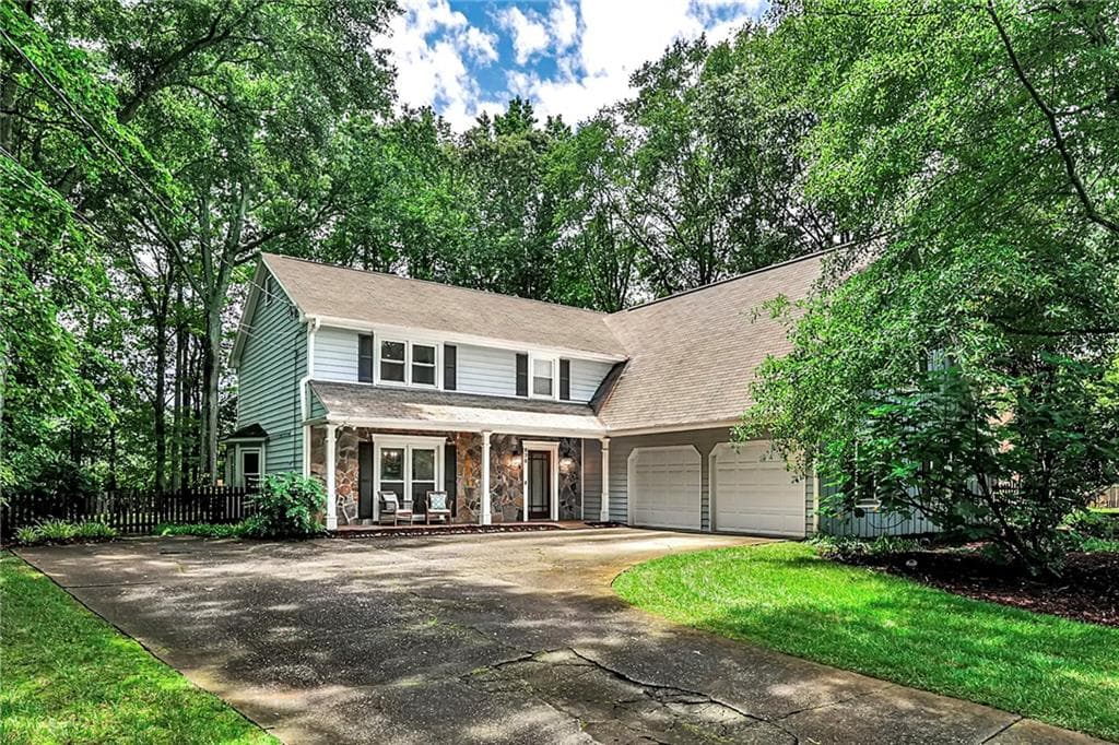4 bedroom, 3 bathroom, 3,180 sq ft single family residence sold at 270 Hollyridge Way, Roswell, GA 30076