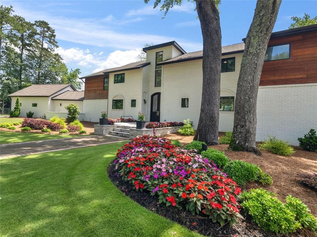 6 bedroom, 7 bathroom, 8,779 sq ft single family residence sold at 2775 CLUB VALLEY Court, Jonesboro, GA 30236